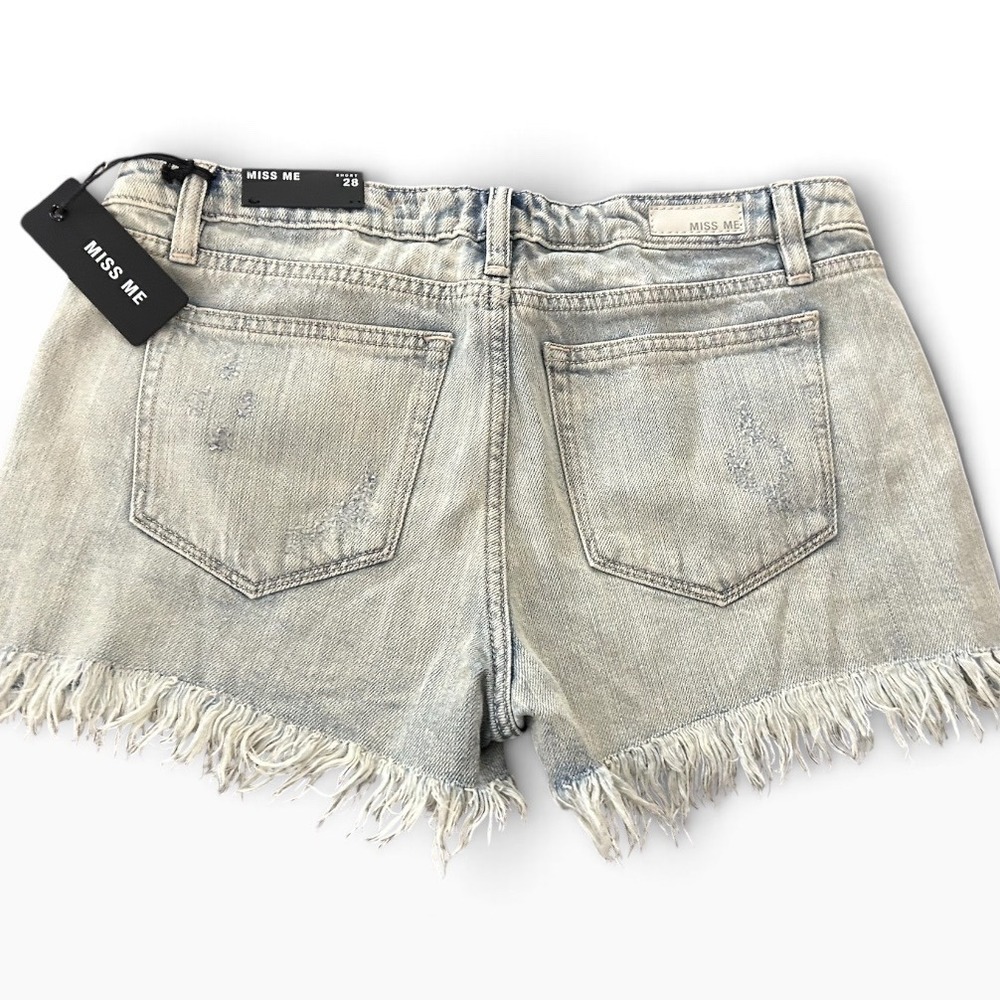 Miss Me Distressed Frayed Fringe Denim Shorts Light Blue M1001H114 Size 28 NWT